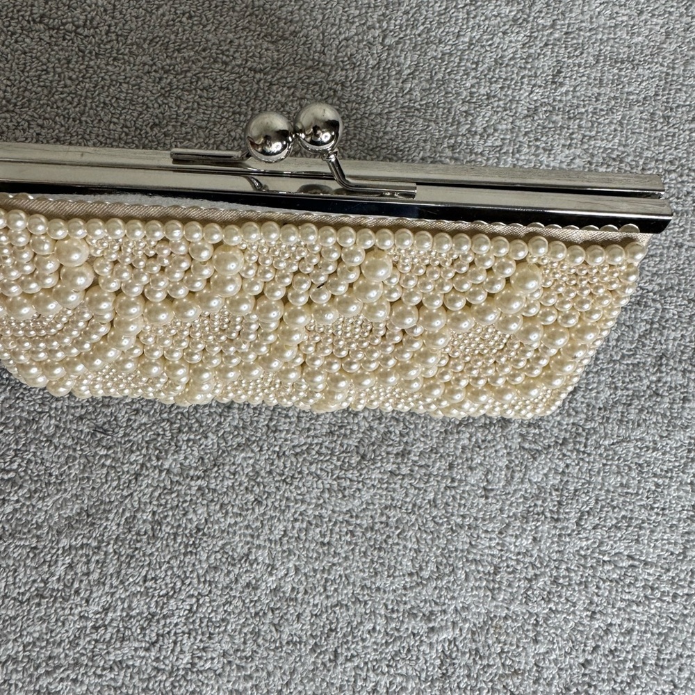 RSVP Cream Beaded Clutch Kiss-Lock Elegance